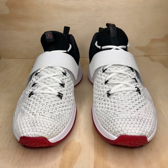 NEW Jordan Trainer 2 Flyknit Black White and Red - Picture 2 of 8
